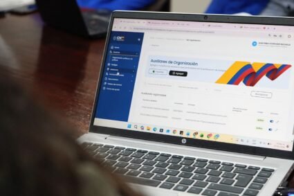 El CNE capacitó a 254 consulados de Colombia en los cinco continentes sobre el uso de la Plataforma de Postulación y Acreditación de Actores Electorales